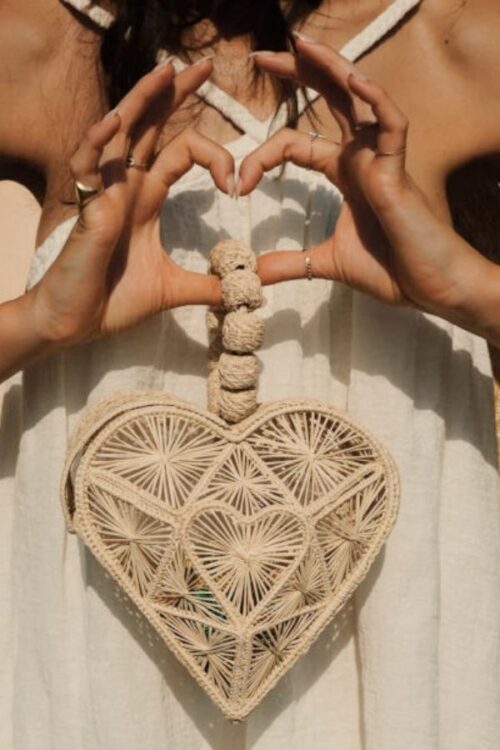 Heart bag nature - Hand woven palm straw bag