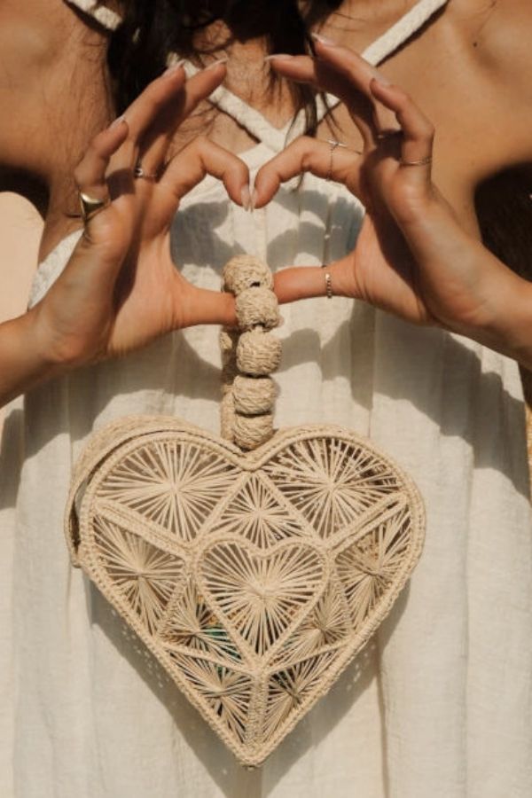 Heart bag nature - Hand woven palm straw bag